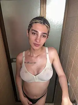 Queensara  online show from February 26, 5:46 pm