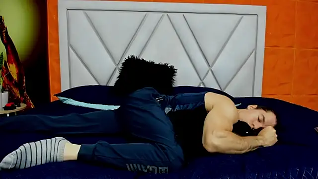 Snapshot of maxi_styles chatting on February 21, 11:34 am maxi styles online show from February 21, 11:34 am