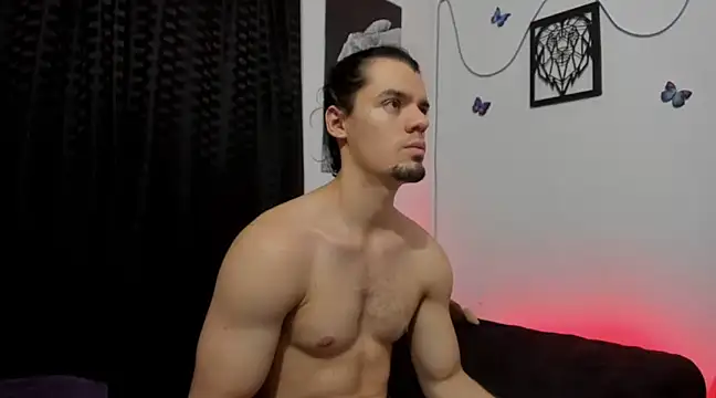 Snapshot of maxi_styles chatting on January 24, 3:11 am maxi styles online show from January 24, 3:11 am