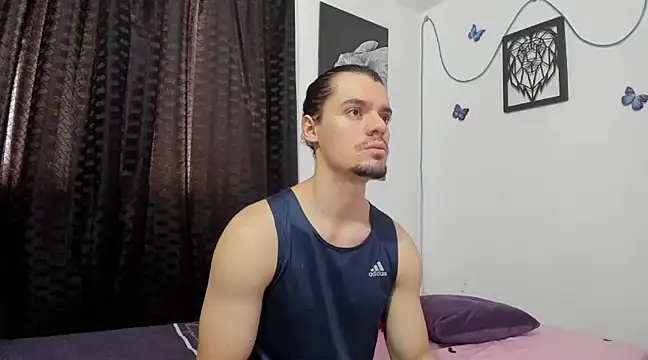 Snapshot of maxi_styles chatting on March 21, 7:46 pm maxi styles online show from March 21, 7:46 pm