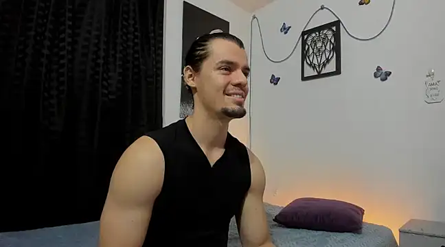 Snapshot of maxi_styles chatting on February 13, 1:08 am maxi styles online show from February 13, 1:08 am