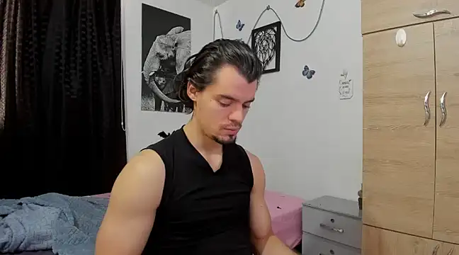 Snapshot of maxi_styles chatting on February 14, 7:54 pm maxi styles online show from February 14, 7:54 pm