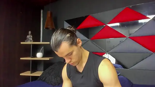 Snapshot of maxi_styles chatting on February 6, 12:01 pm maxi styles online show from February 6, 12:01 pm