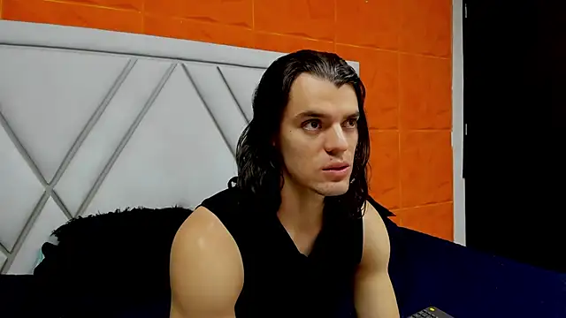 Snapshot of maxi_styles chatting on February 23, 11:44 am maxi styles online show from February 23, 11:44 am