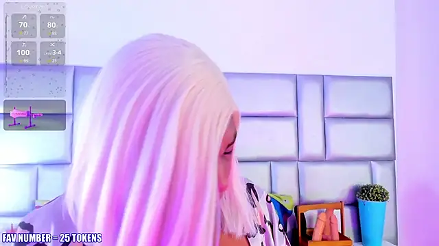 LovelyNickii online show from November 14, 12:42 pm