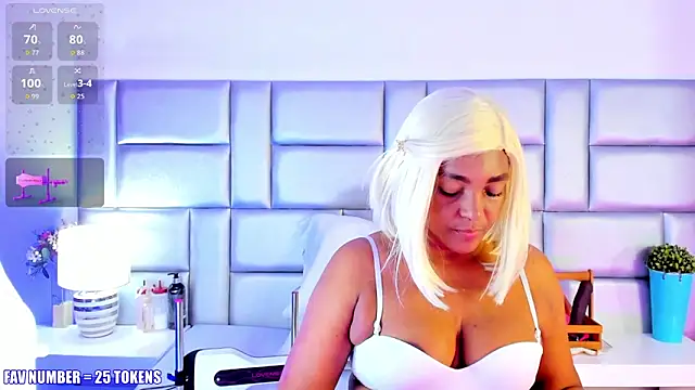 LovelyNickii online show from November 2, 12:54 pm