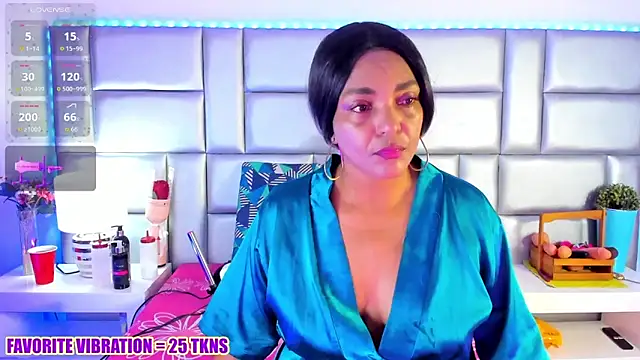 LovelyNickii online show from March 11, 1:05 pm