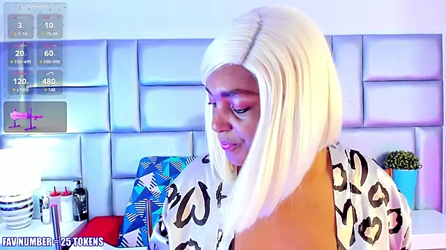 LovelyNickii online show from November 8, 12:52 pm