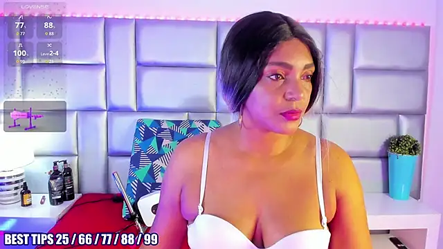 LovelyNickii online show from February 13, 1:00 pm