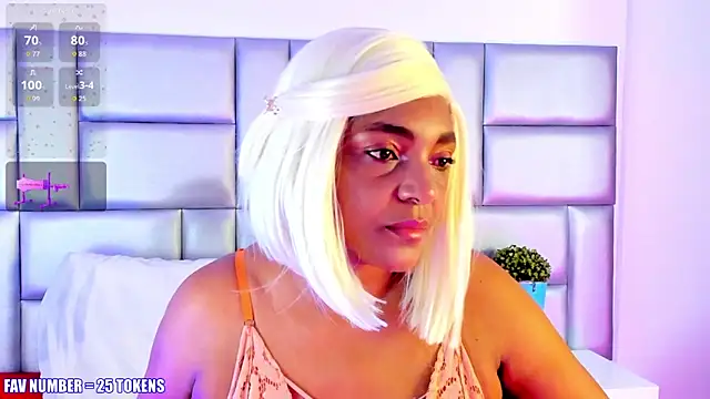 LovelyNickii online show from November 3, 12:53 pm