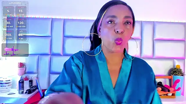 LovelyNickii online show from April 24, 12:51 pm