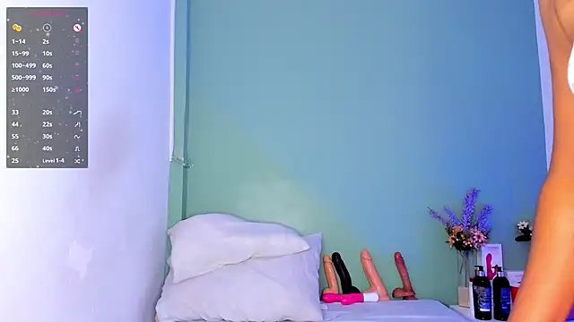 Snapshot of LovelyNickii chatting on March 10, 12:49 pm LovelyNickii online show from March 10, 12:49 pm