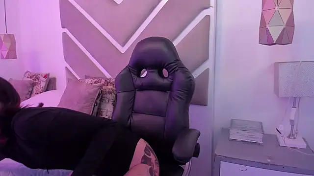 MeganPresleyy online show from February 20, 5:59 pm