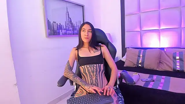 Snapshot of MeganPresleyy chatting on June 11, 5:21 pm MeganPresleyy online show from June 11, 5:21 pm