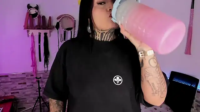 amyswallow7 online show from February 5, 2:40 am