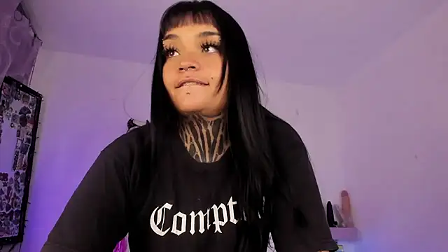 amyswallow7 online show from February 10, 1:15 am