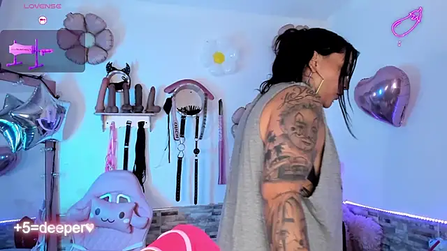 amyswallow7 online show from January 18, 2:26 am