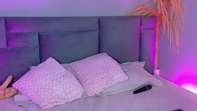 AlynAllen online show from March 7, 7:19 pm