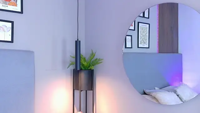 AlynAllen online show from November 19, 7:25 pm