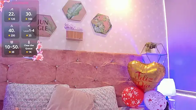 Snapshot of Elise-Leyton chatting on February 17, 7:44 pm Elise-Leyton online show from February 17, 7:44 pm