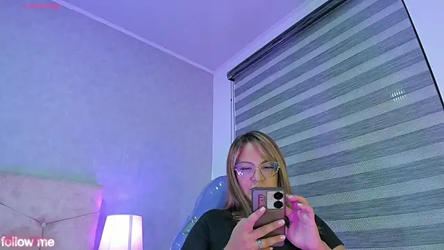 Elise-Leyton online show from October 24, 8:30 pm