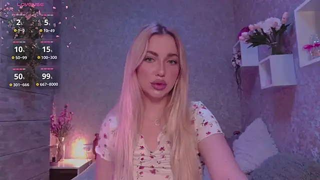 Mika Rayy online show from October 9, 4:18 pm