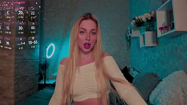 Mika Rayy online show from October 31, 5:09 pm