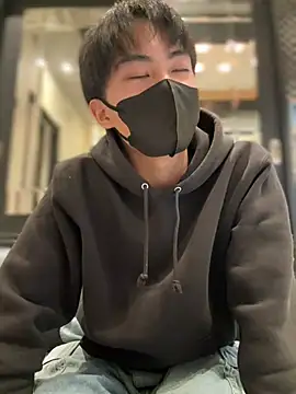 Snapshot of amaru1112 chatting on February 11, 2:57 am amaru1112 online show from February 11, 2:57 am