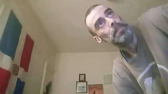 Snapshot of BaByArM81 chatting on June 18, 12:42 am BaByArM81 online show from June 18, 12:42 am