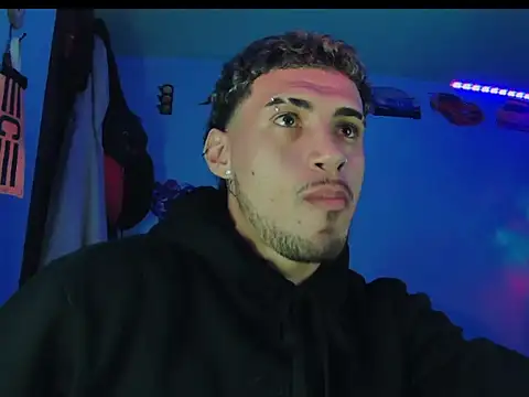 Snapshot of Neymar_jr11-collinss chatting on October 8, 2:24 am Neymar jr11-collinss online show from October 8, 2:24 am