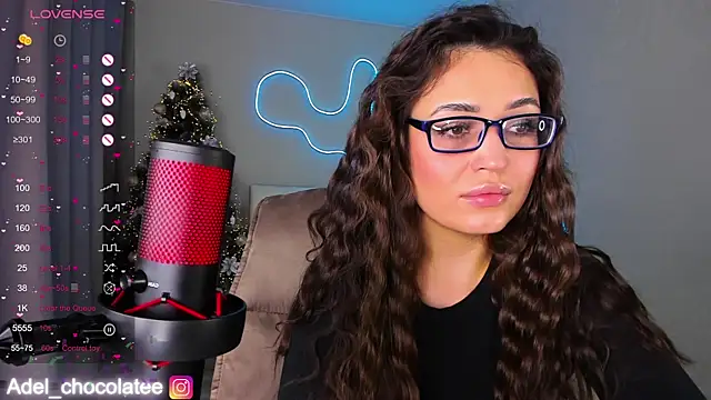 Snapshot of Alinka_chocolat chatting on January 13, 2:28 am Alinka chocolat online show from January 13, 2:28 am