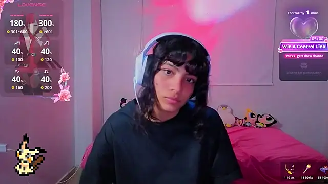 Lovelyamyy online show from February 19, 11:23 pm