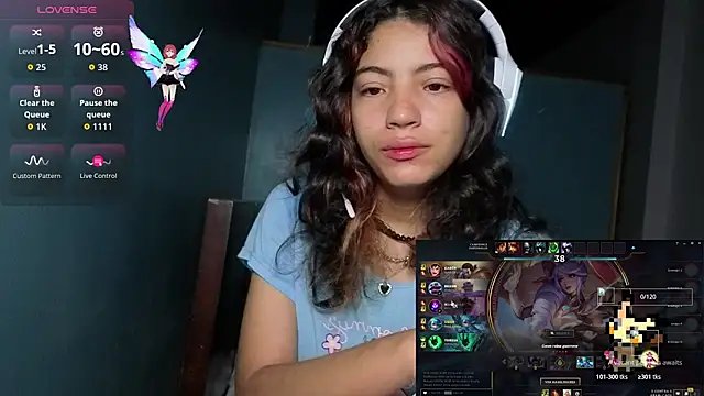 Lovelyamyy online show from November 18, 1:43 am