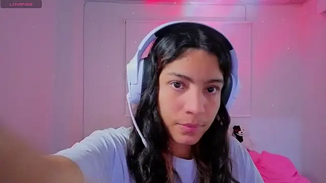 Lovelyamyy online show from January 6, 4:27 am