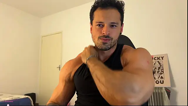 Snapshot of Lucasfit24 chatting on June 9, 1:28 am Lucasfit24 online show from June 9, 1:28 am
