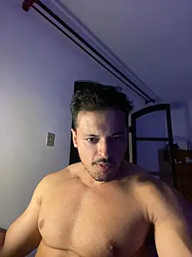 Snapshot of Lucasfit24 chatting on March 12, 11:33 pm Lucasfit24 online show from March 12, 11:33 pm