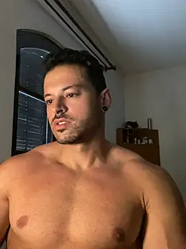 Snapshot of Lucasfit24 chatting on March 11, 11:33 am Lucasfit24 online show from March 11, 11:33 am