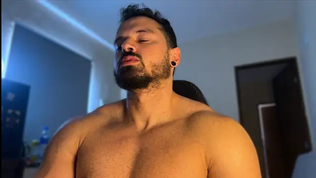 Snapshot of Lucasfit24 chatting on November 3, 3:37 pm Lucasfit24 online show from November 3, 3:37 pm