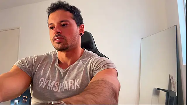 Snapshot of Lucasfit24 chatting on June 21, 3:07 pm Lucasfit24 online show from June 21, 3:07 pm