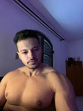 Snapshot of Lucasfit24 chatting on February 25, 12:05 pm Lucasfit24 online show from February 25, 12:05 pm
