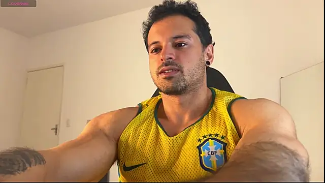 Snapshot of Lucasfit24 chatting on June 20, 1:54 am Lucasfit24 online show from June 20, 1:54 am