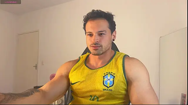 Snapshot of Lucasfit24 chatting on June 19, 1:00 am Lucasfit24 online show from June 19, 1:00 am
