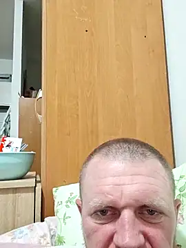 RUUsslan1203 online show from April 18, 12:57 am