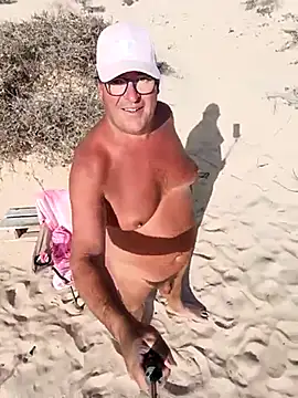 Snapshot of MountJohnXL chatting on February 19, 4:44 pm MountJohnXL online show from February 19, 4:44 pm