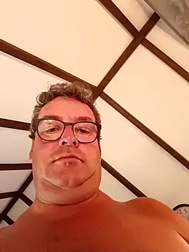 Snapshot of MountJohnXL chatting on February 19, 2:12 am MountJohnXL online show from February 19, 2:12 am