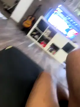 TyroneeDE online show from November 17, 9:46 am