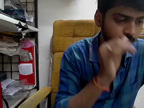 Snapshot of cute_modell chatting on November 3, 12:42 pm cute modell online show from November 3, 12:42 pm