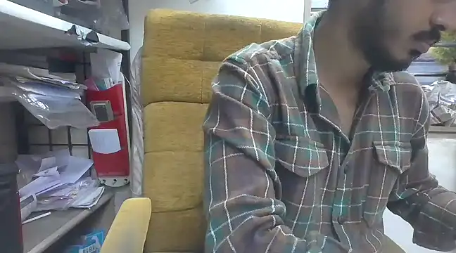 Snapshot of cute_modell chatting on February 13, 12:00 pm cute modell online show from February 13, 12:00 pm