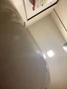 Snapshot of cute_modell chatting on October 6, 5:52 am cute modell online show from October 6, 5:52 am