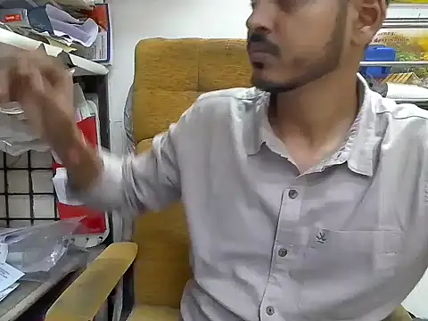 Snapshot of cute_modell chatting on September 13, 12:38 pm cute modell online show from September 13, 12:38 pm